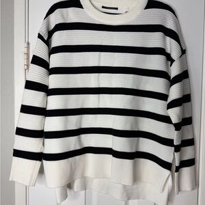 EUC Tahari Striped Black and White Sweater